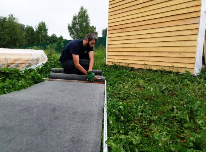дорожка между грядками из рубероида дорожка между грядками из рубероида
