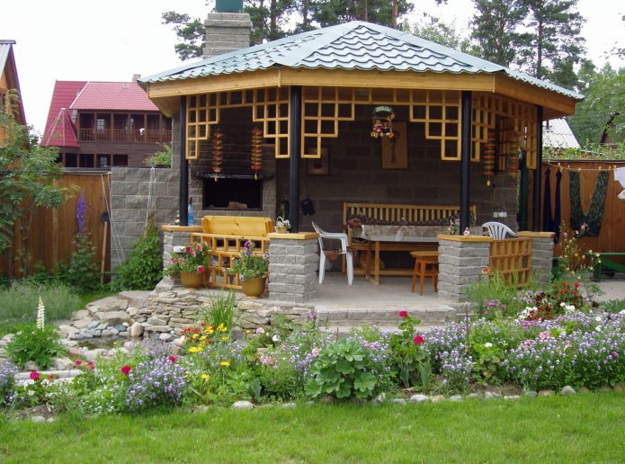 красивая крытая беседка красивая крытая беседка