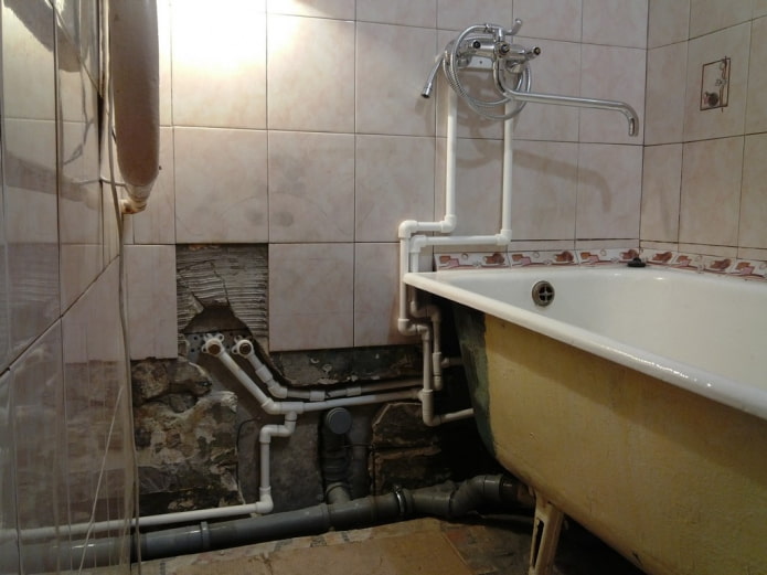 трубы в стене трубы в стене
